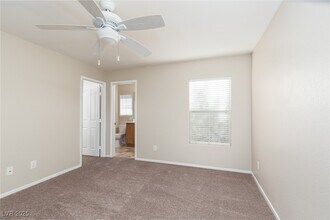 723 St Aidans St in Las Vegas, NV - Building Photo - Building Photo