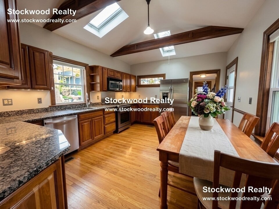 36 Spring Garden St in Boston, MA - Building Photo