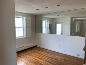 370 W Broadway-Unit -2G in Long Beach, NY - Building Photo - Building Photo