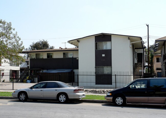 1135 Pacific Ave in Santa Ana, CA - Building Photo - Building Photo