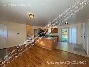 7202 Rockford St in Portage, MI - Foto de edificio - Building Photo