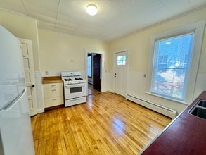 66 Center St in Bangor, ME - Building Photo - Building Photo