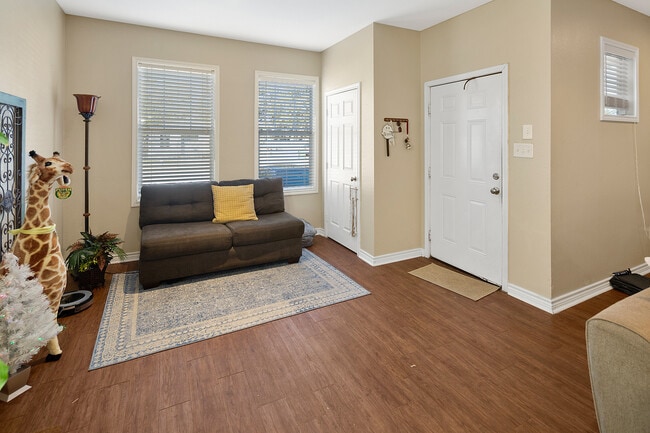 401 Foch St in Bryan, TX - Foto de edificio - Building Photo