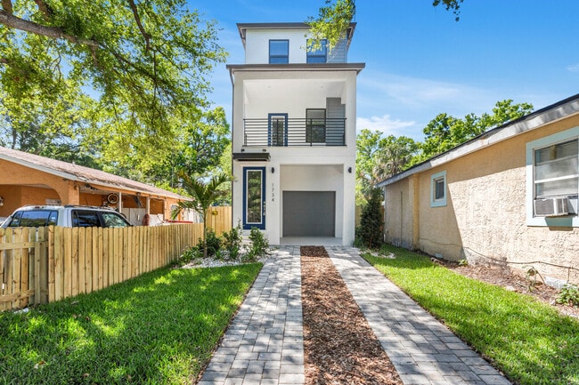 property at 1734 W Cherry St