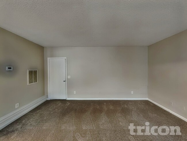 345 Othello Dr in Hampton, GA - Foto de edificio - Building Photo