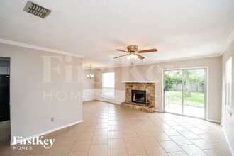 11461 Fort Caroline Lakes Dr in Jacksonville, FL - Building Photo - Building Photo
