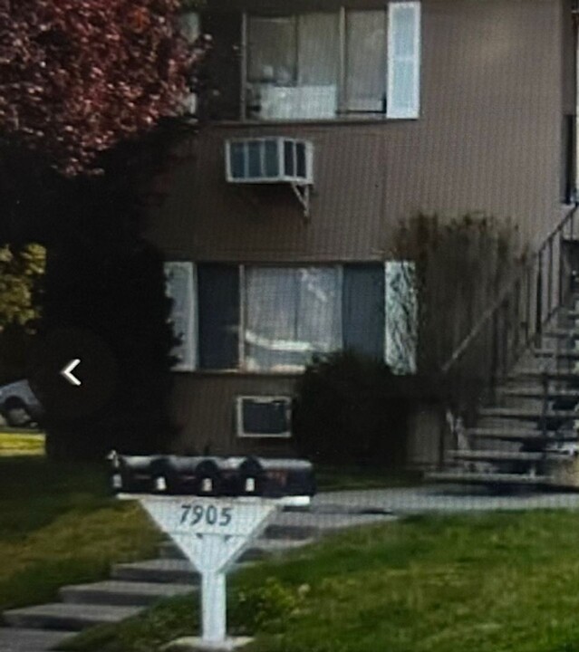 7905 Leona Way in Granite Bay, CA - Foto de edificio