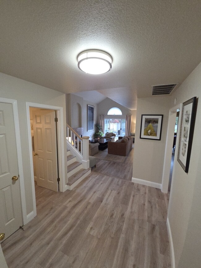 10 Gregory Pl in Larkspur, CA - Building Photo - Building Photo