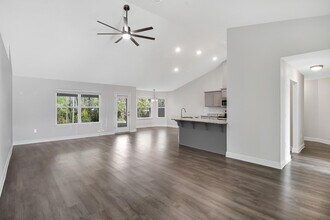 3256 Stephens Landing Ln in Navarre, FL - Building Photo - Building Photo