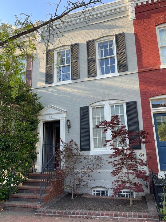 154 Duddington Pl SE in Washington, DC - Building Photo