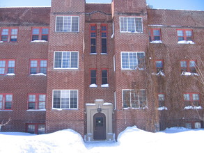 Barrington Manor in Fargo, ND - Building Photo - Building Photo