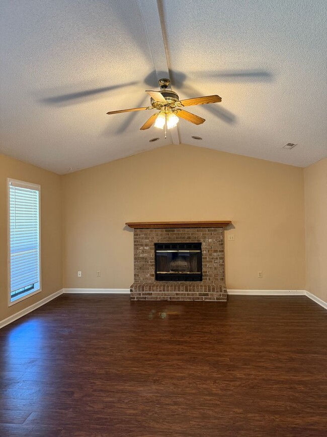 156 Lakeside Dr in Enterprise, AL - Building Photo - Building Photo