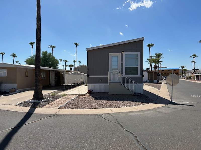 16225 N Cave Creek Rd in Phoenix, AZ - Building Photo