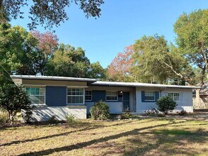 32 Bay Dr NE in Fort Walton Beach, FL - Foto de edificio - Building Photo