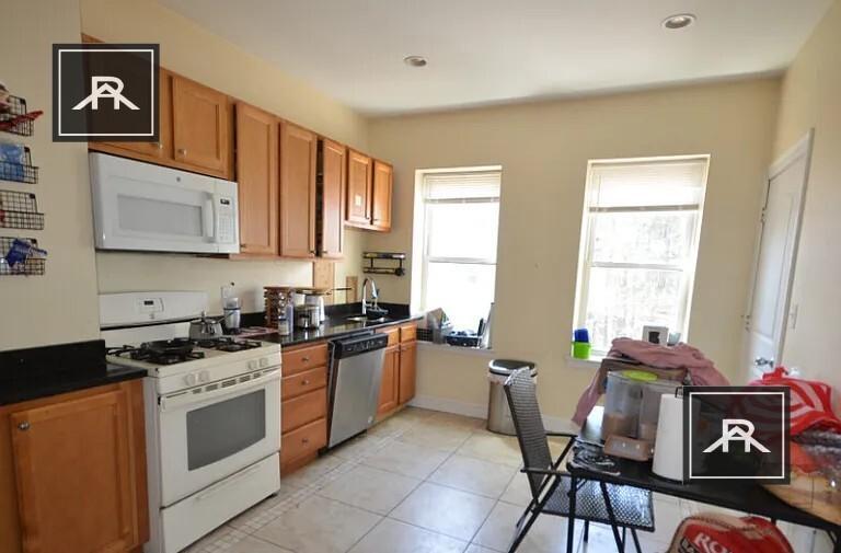 193 Boylston St in Boston, MA - Building Photo