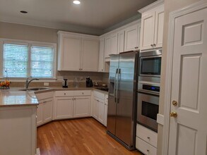 102 Blackford Ct in Durham, NC - Building Photo - Building Photo