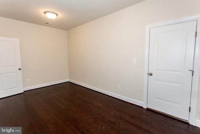 23187 Hampton Oak Ter in Brambleton, VA - Building Photo - Building Photo