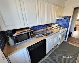 236 Glenbrook Rd in Stamford, CT - Building Photo - Building Photo