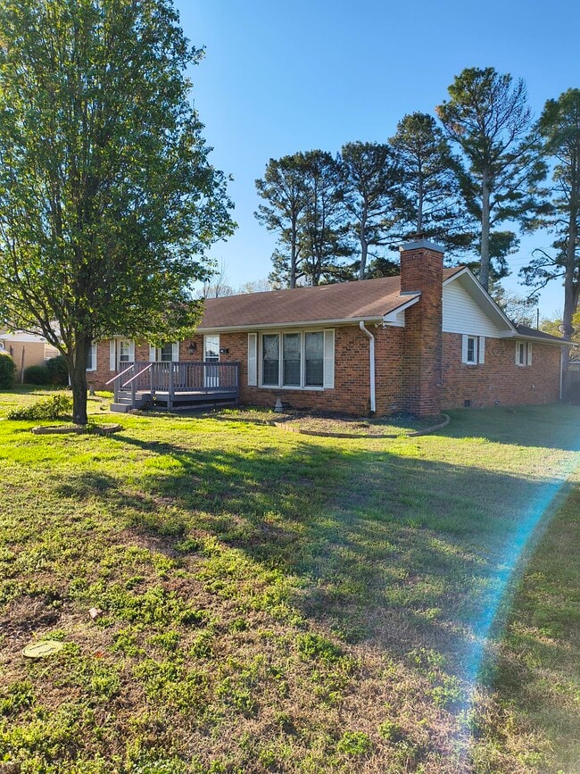 1202 Rickwood Rd in Florence, AL - Building Photo - Building Photo