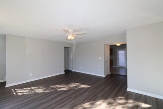 633 Miles Rd in Nicholasville, KY - Building Photo - Building Photo