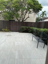 10065 SW 137th Ct in Miami, FL - Foto de edificio - Building Photo