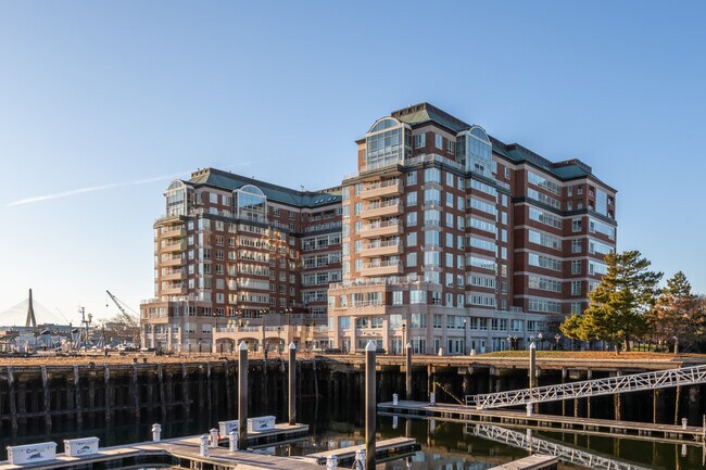 Flagship Wharf in Charlestown, MA - Foto de edificio - Building Photo