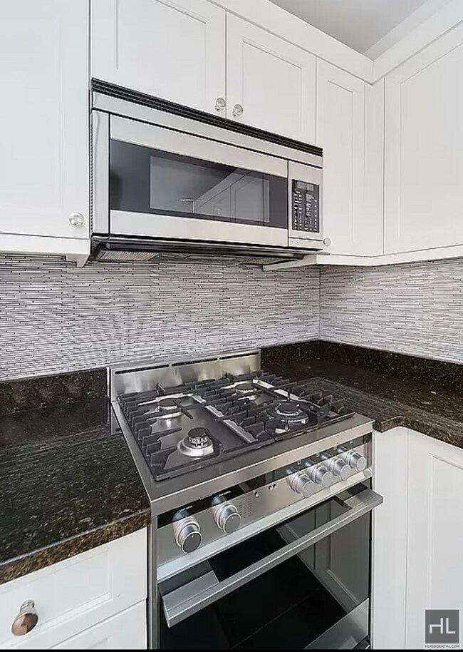 850 Amsterdam Ave, Unit 15C in New York, NY - Building Photo - Building Photo