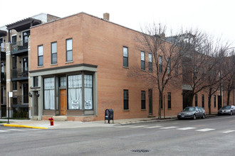 2000 W Erie St in Chicago, IL - Building Photo - Primary Photo