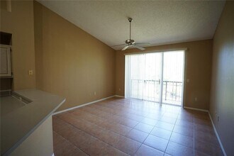 1060 Normandy Trace Rd in Tampa, FL - Building Photo - Building Photo