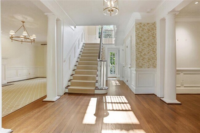 37 Montgomery Ferry Dr NE in Atlanta, GA - Building Photo - Building Photo
