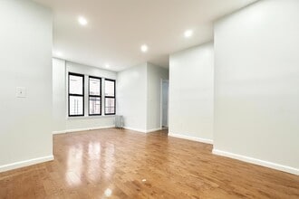 518 W 204th St in New York, NY - Building Photo - Building Photo