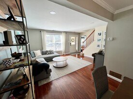 6256 Madison Ct in Bensalem, PA - Building Photo