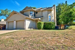 6489 Hart Ln in Austin, TX - Building Photo
