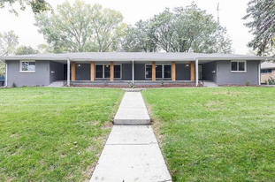 2535 Saint Thomas Dr, Unit 1 in Lincoln, NE - Building Photo