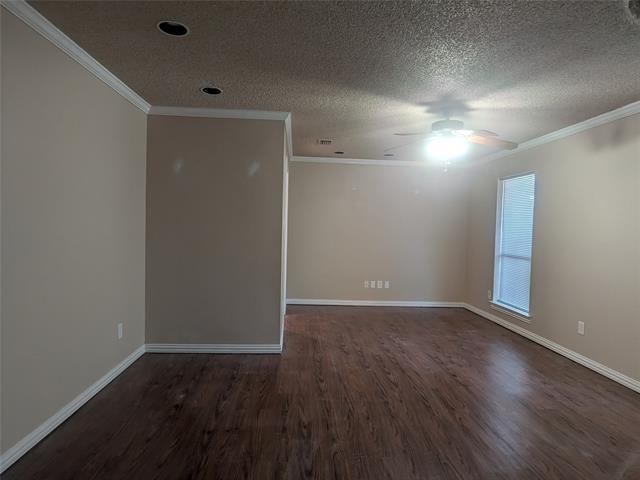 3430 Latham Dr in Garland, TX - Foto de edificio - Building Photo
