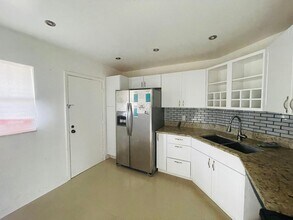 6300 S Falls Cir Dr in Lauderhill, FL - Building Photo - Building Photo