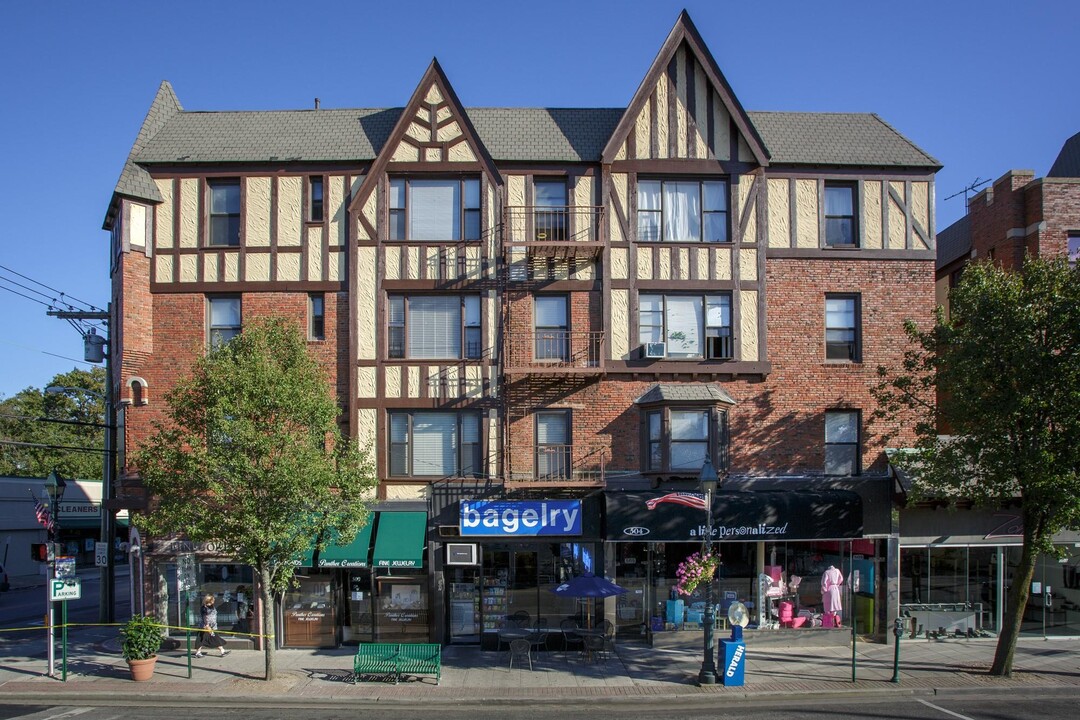 97 Cedarhurst Ave in Cedarhurst, NY - Building Photo