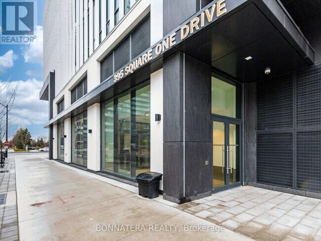 395 Square One Dr in Mississauga, ON - Building Photo - Building Photo