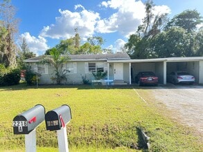 2214-2216 Moreno Ave in Ft. Myers, FL - Building Photo - Building Photo
