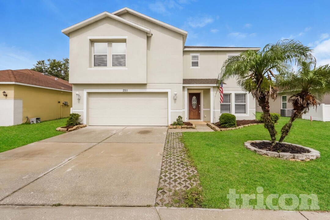 2511 Brownwood Dr in Mulberry, FL - Foto de edificio