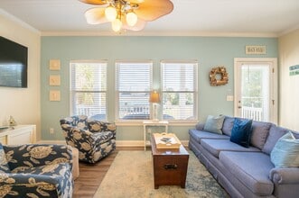 618 S 4th Ave in Kure Beach, NC - Building Photo - Building Photo