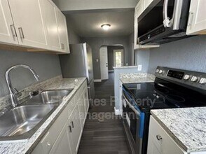 2206 E 7th St in Tulsa, OK - Foto de edificio - Building Photo