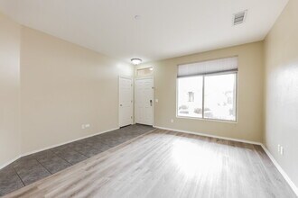 5128 W Grenadine Rd in Phoenix, AZ - Building Photo - Building Photo