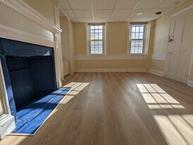 24 North St, Unit 8 in Plymouth, MA - Building Photo