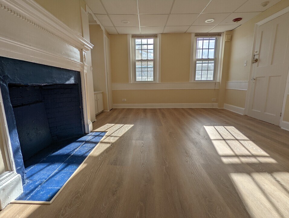 24 North St, Unit 8 in Plymouth, MA - Building Photo