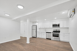 5333 42nd St NW, Unit 2 in Washington, DC - Building Photo - Building Photo