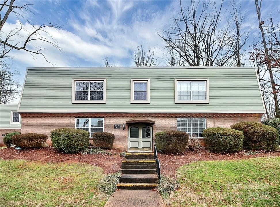 2634 Park Rd in Charlotte, NC - Foto de edificio