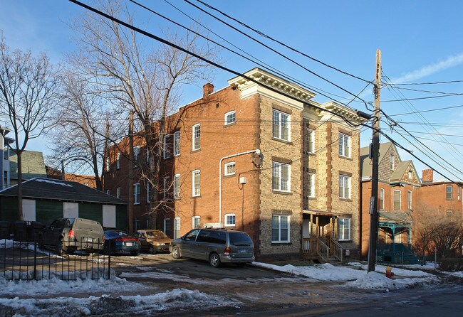 26 Pawtucket St in Hartford, CT - Foto de edificio - Building Photo