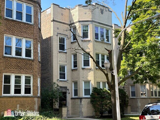 5534 N Artesian Ave, Unit G03C in Chicago, IL - Building Photo - Building Photo