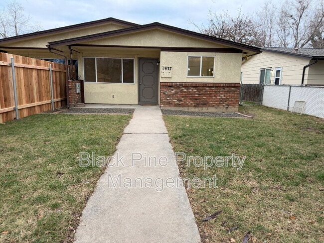 property at 1937 S Owyhee St